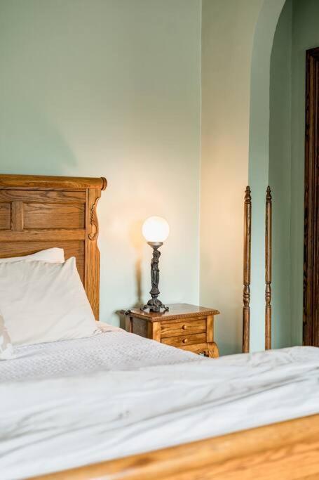 Peaceful Easy Feelings - King Sized Bed - Sleeps 2 Apartment Lynchburg Exterior foto