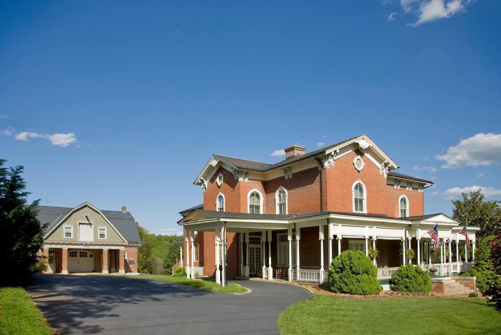 Peaceful Easy Feelings - King Sized Bed - Sleeps 2 Apartment Lynchburg Exterior foto