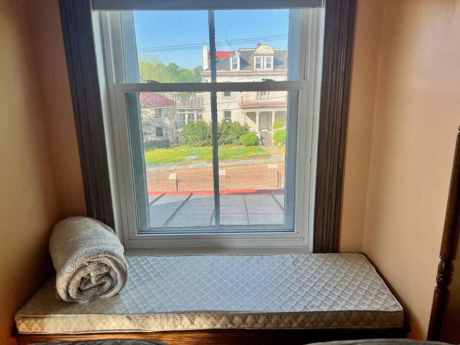 Peaceful Easy Feelings - King Sized Bed - Sleeps 2 Apartment Lynchburg Exterior foto