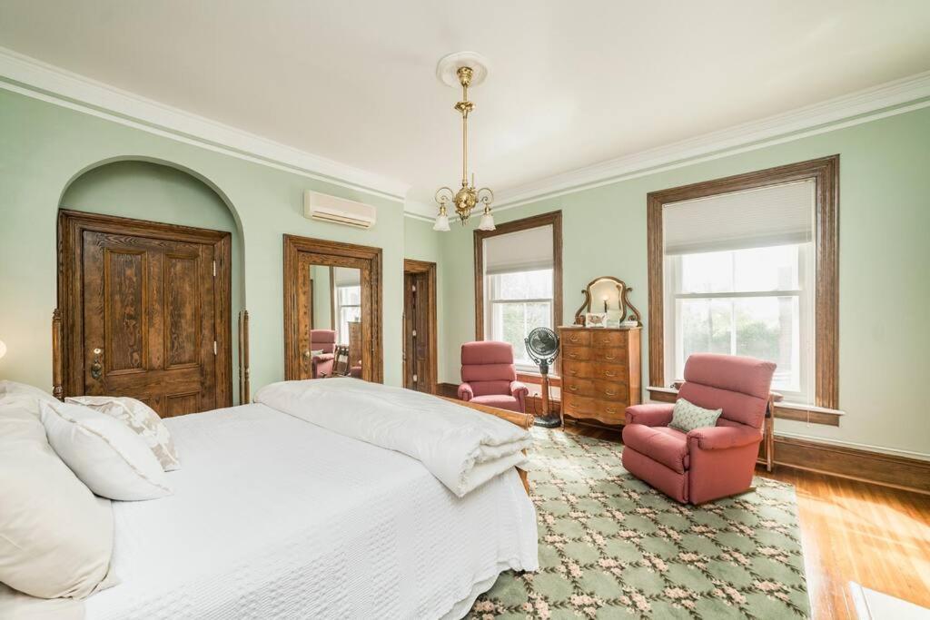 Peaceful Easy Feelings - King Sized Bed - Sleeps 2 Apartment Lynchburg Exterior foto